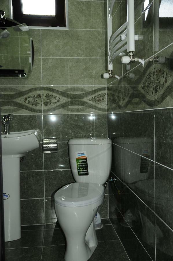 Guest House Ivo ボルジョミ エクステリア 写真