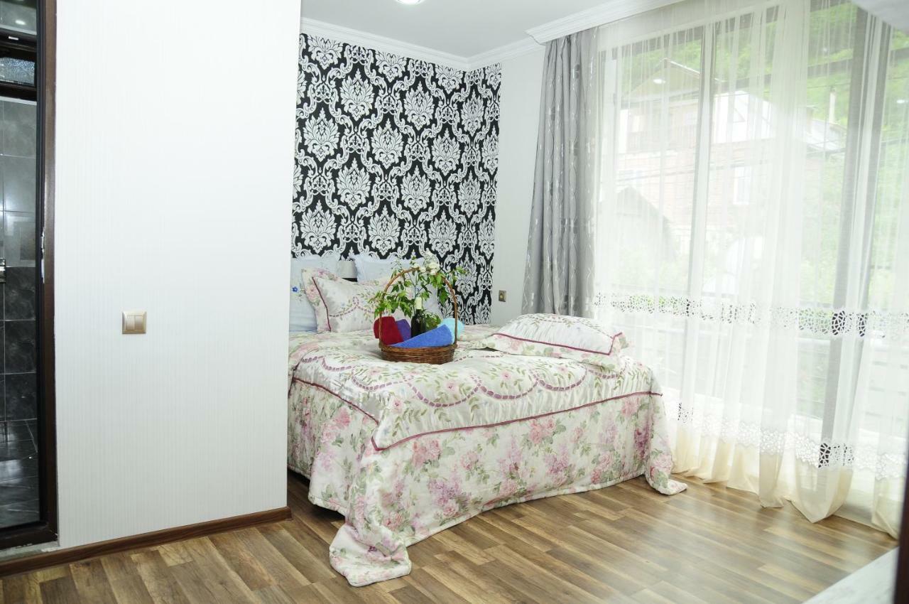 Guest House Ivo ボルジョミ エクステリア 写真