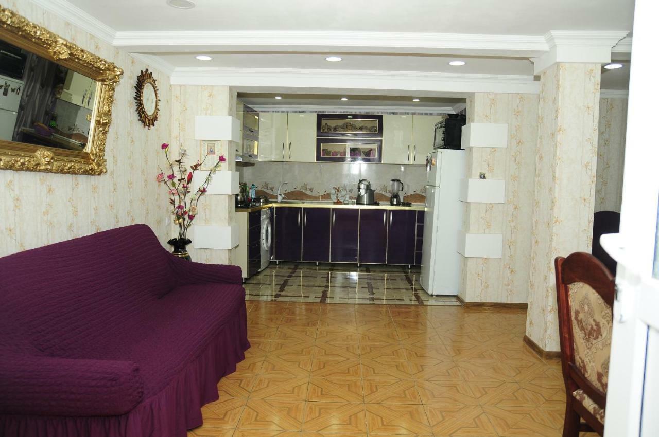 Guest House Ivo ボルジョミ エクステリア 写真